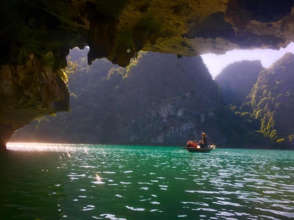 Thu Ha Hotel Dong Khe Sau エクステリア 写真